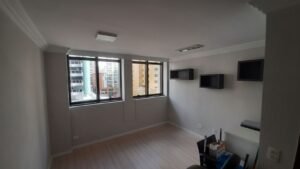 pintura de sala alfa tur no bairro Batel em Curitiba